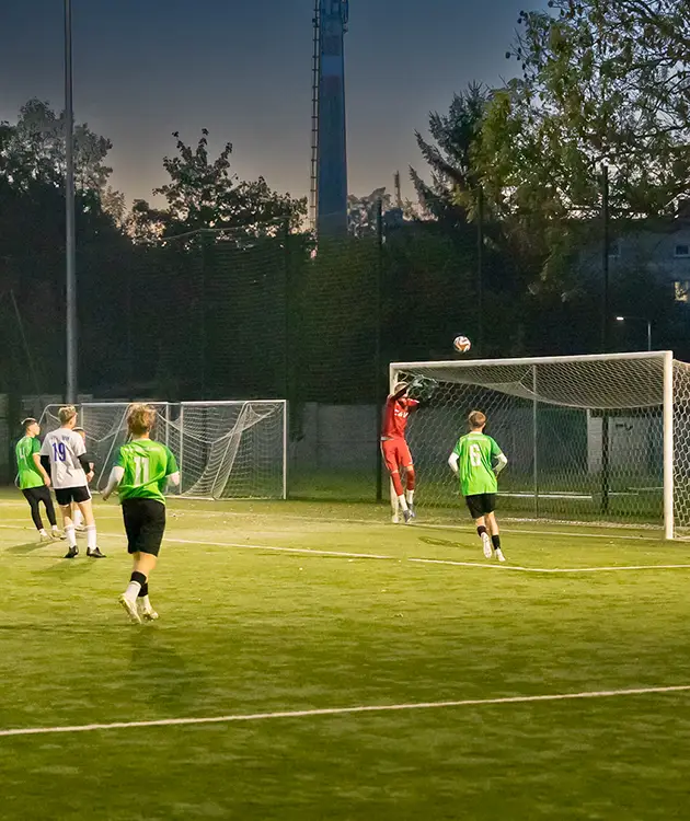Trening piłkarski dla dzieci w szkółce LFA Football Academy”
